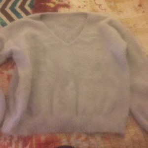 Women’s light grey fuzzy sweater